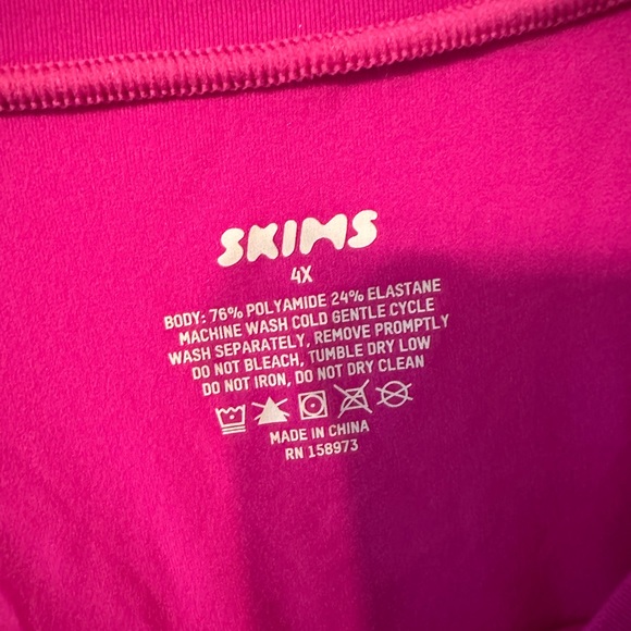 NWT SKIMS FITS EVERYBODY LONG SLEEVE CREW NECK BODYSUIT - Picture 3 of 4